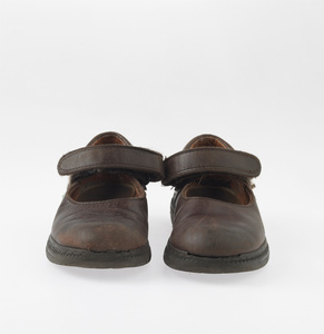 # 03/brown shoes