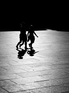 Passagers anonymes 10/10 "Promenons nous..."