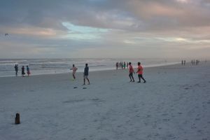 Figures Playing
