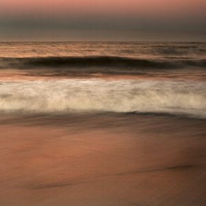 Rising Wave © Lee White