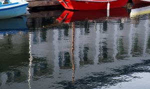 MOHAI Reflection in Lake Union