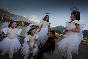 Little angels and a demon; Petits anges avec démon; école de théâtre