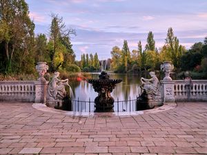 <a href="https://andrewprokos.com/photo/kensington-gardens-fountains-long-exposure-0506/">Flux Fontus (Kensington Gardens) - Limited Edition Photo</a>