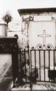 St. Louis I, tomb with iron cross