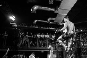 Manolo Zecchini, the so-called Venetia Angel, is now 20 and he’s a game-changing athlete. Impetuous, fast, and determined, Mr Zecchini’s experience include karate, BJJ, thai boxe, and grappling, which he practiced before moving to MMA.