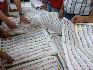 Ballot counting begins as poll close.