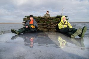 Workers rest between jobs