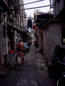 Shanghai, When the Night Falls