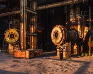 LOST EMPIRES