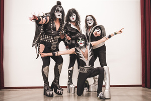 Kiss Lickss