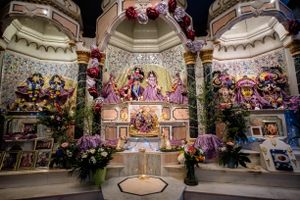 The altars during Radhadesh Mellows are spectacular. A team of about 15 pujaris dresses, feeds, and serves the Deities. The standard of Deity worship in Radhadesh is famous throughout the Hare Krishna movement