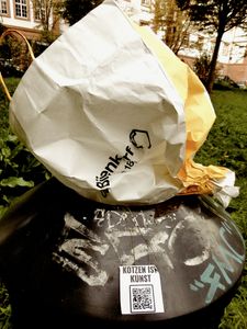 "Vomiting is Art" "Kotzen ist Kunst"