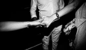 Hold.   Régines Paris 2017
