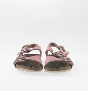 # 05/pink sandals