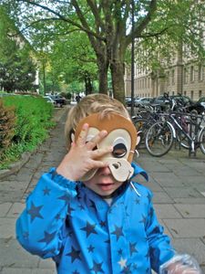 "All year long is Carneval" "Das ganze Jahr ist Carneval"