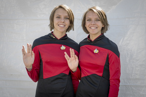 Twins Days 2015. Celina and Julia (17).