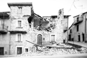 Earthquake - Memory land