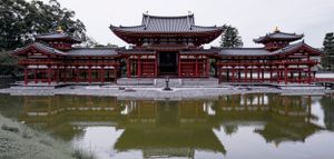 Symmetric wings