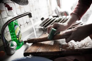 Left behind duties. The aftermath of a headache also affects the everyday life. Simple domestic duties are left behind. © Riccardo Budini / UnFrame