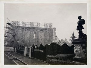Passage in the earthquake