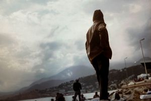 2015, french italian border is closed, several hundred people, survivors of Mediterranean, are stopped in there road for freedom.