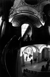 The Louvre as Theater