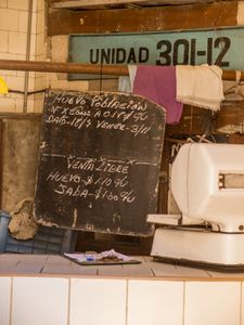 F-Emmanuel-Bastien-still-life-commerce in Cuba-1
