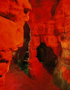 Red Arches, Crystal Lake Cave, Dubuque, Iowa, USA, 2020