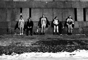 Sunbathers / 8 (1998)