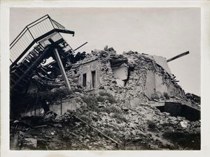 Passage in the earthquake