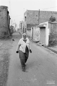 Old woman walking | Dhanda, Punjab.
