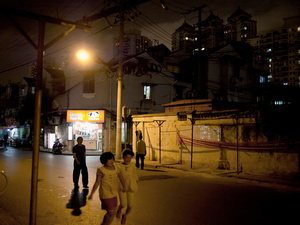 Shanghai, When the Night Falls