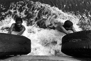 Santiago de Cuba, 2000 © Peter Kayafas
