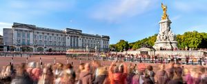 <a href="https://andrewprokos.com/photo/buckingham-palace-procession-long-exposure-0029/">Flux Palatio (Buckingham Palace) - Limited Edition Photo</a>