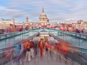 <a href="https://andrewprokos.com/photo/flux-pontem-millennium-bridge-long-exposure-8869/">Flux Pontem (Millennium Bridge) - Limited Edition Photo</a>