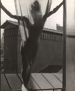 Erwin BlumenfeldMarguerite von Sivers on the roof of Blumenfeld’s studio at 9, rue DelambreParis, 1937Gelatin silver printVintage printCollection Yvette Blumenfeld Georges Deeton /Art + Commerce, New York, Gallery Kicken Berlin, Berlin © The Estate of Erwin Blumenfeld