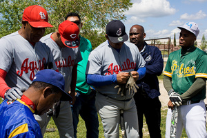 "Las Águilas" are concentrated just before starting the game against "Pirates".
