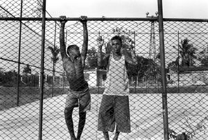 Western Cuba, 2001 © Peter Kayafas