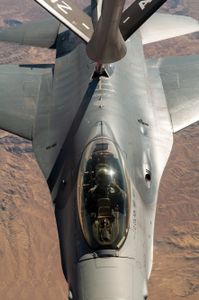 F16 Fighter Refueling