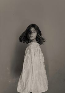 Garçon aux cheveux longs
