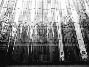 Parisian Building in a mirror_3