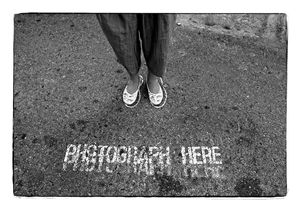 PHOTOGRAPH HERE! Injonction pour touristes
