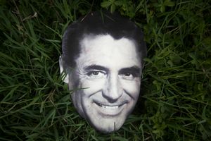 SCARECROWS, CARY GRANT