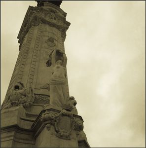 runaway statues