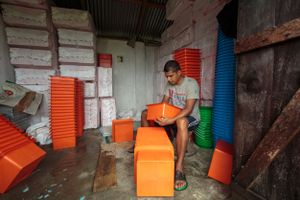 Preparing the water containers