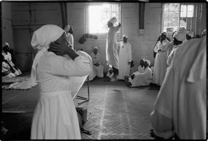 Independent churches, Kenya            © Betty Press