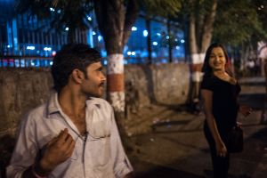 Muskan tries to attract customers near Thane Station in Mumbai  © Alison McCauley