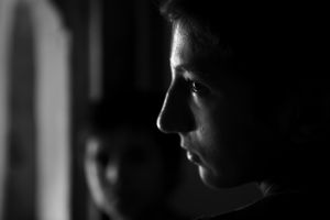 Gazes in the temple (2)