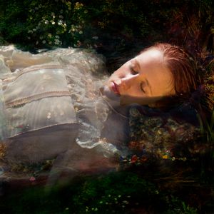 INSURGENT OPHELIA. A contemporary representation.