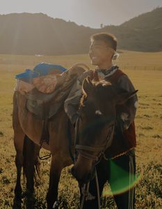 Be there before the sundown 在午夜降临前抵达